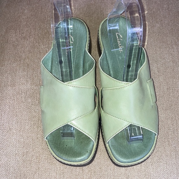 CLARKS Light Green Leather Open Toe Slip On 70567 Sandals - Picture 2 of 10
